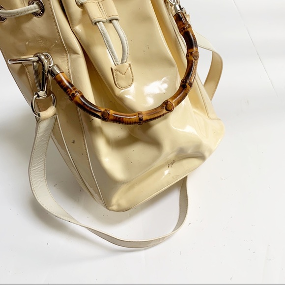 ❤️Gucci White Patent Bamboo Sling Bag - Picture 2 of 8